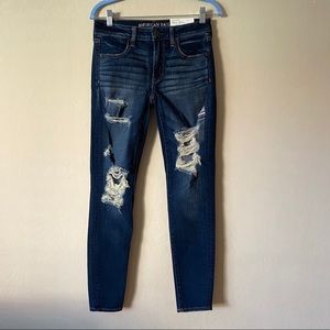 American Eagle NWT Distressed Jeggings